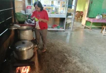Cita rasa khas bakso yang dimasak menggunakan tungku tradisional