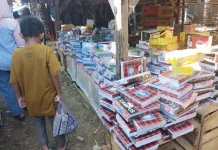 Pedagang Alat Tulis Diserbu Pembeli jelang Tahun Ajaran Baru