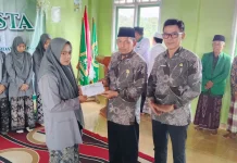 Santri Berprestasi Ponpes Sunan Muria Terima Bantuan dari Baznas