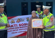 Polres Way Kanan Bagikan 208 Paket Sembako Jelang Bhayangkara