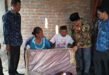 Pemkab Way Kanan Salurkan Bantuan untuk Korban Kebakaran di Negara Batin