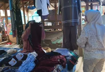 Pedagang Pakaian di Pasar Tradisional Andalkan Momen Tahun Ajaran Baru