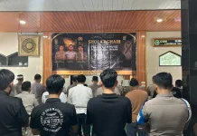 Polres Way Kanan Gelar Salat Gaib untuk Tiga Polisi Gugur di Kalimantan