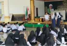 KPU Way Kanan Edukasi Pemilih Pemula di MPLS SMP An-Nashih
