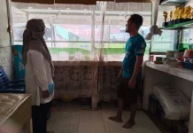 Puskesmas Way Tuba Lakukan IKL di Rumah Makan Sawit Asri 4