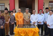 Wali Kota Metro Resmikan Gedung Dhammasekha