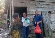 Kisah Dua Lansia Way Kanan Bertahan di Rumah Tak Layak Huni
