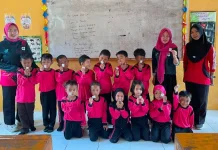 Puskesmas Negeri Agung Berikan Obat Cacing untuk Siswa SD