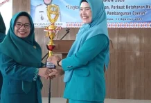 TP PKK Gunung Sangkaran Juara 1 Lomba Pidato