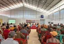 Tim Mabes TNI Turun Langsung Edukasi Warga Way Kanan Terkait Bahaya Karhutla