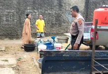 Polres Metro Salurkan Air Bersih