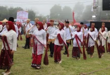 Ribuan Masyarakat Ikuti Tradisi Nyambai Meriahkan HUT ke-35 Lampung Barat