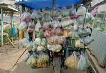 Pedagang Sayur Keliling Manfaatkan Motor untuk Memudahkan Warga Berbelanja