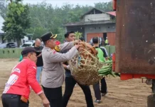 Polres Way Kanan Kurve Bersama di Pasar Negeri Baru