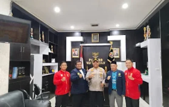 Polres Way Kanan Siapkan Lapangan Latihan Bulutangkis