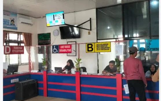 Alat Perekaman e-KTP Tersambar Petir Warga Banjit Diarahkan ke MPP