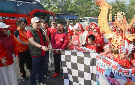 Warga Ganjar Agung Antusias Jalan Sehat
