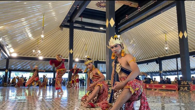 Gen Z ternyata Bisa Lindungi Budaya lewat Konten Media Sosial | LPP RRI