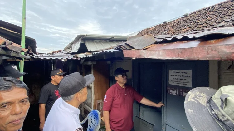 Lanjutkan Gotong Royong, Pemkot Bedah Tiga Rumah Tidak Layak