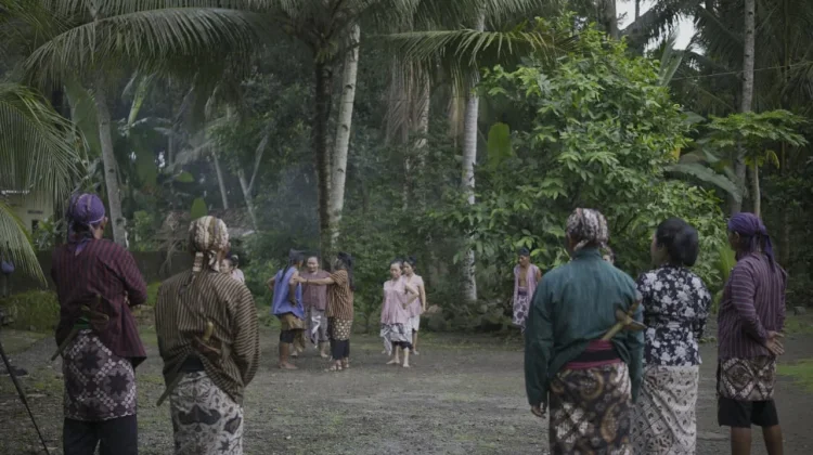 Kembang Teater  Menggeliat dalam Sebuah Karya