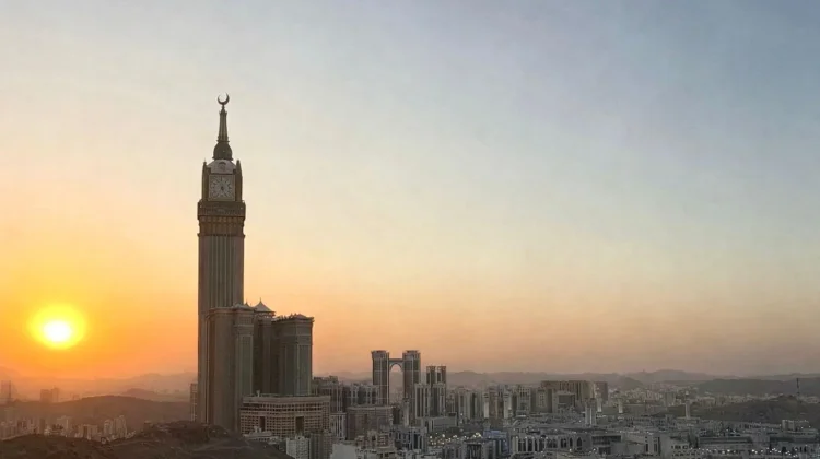 Merasakan Perbedaan Suasana Dua Tanah Haram, Madinah dan Makkah