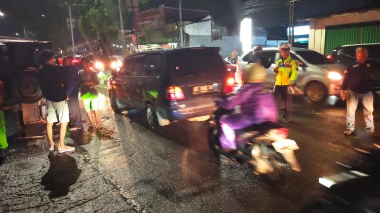 Bermaksud Putar Balik, Truk Hantam Bus di Jalan Jogja-Solo