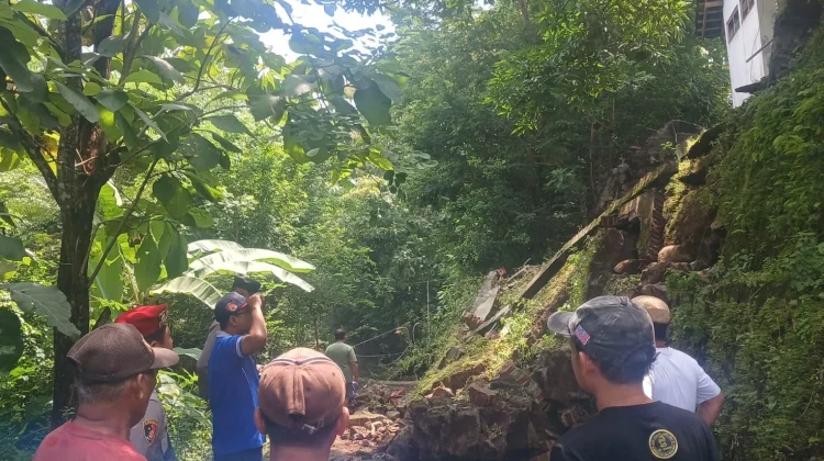 Diguyur Hujan, Talud Rumah Warga di Wukirsari Longsor
