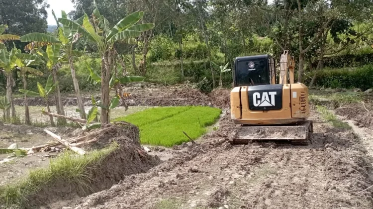 Warga Sadang Nanggulan Swadaya Buka Akses Jalur Pertanian