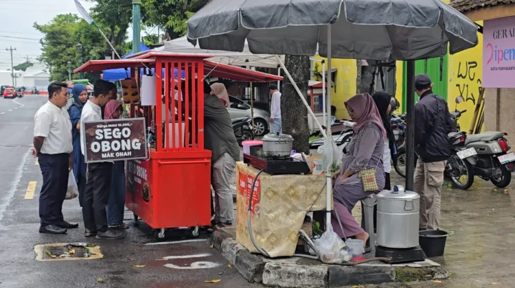Ngadinegaran Hadirkan Peken Sonten, Destinasi Baru Berburu Takjil