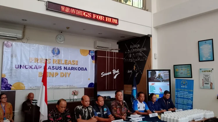 Sita Paket Ganja 2,71 Kilo, BNNP DIY Bekuk Residivis Kasus Narkotika