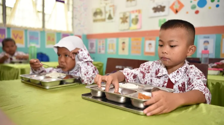 Program MBG Sedot Anggaran Pendidikan, Ini kata Menteri