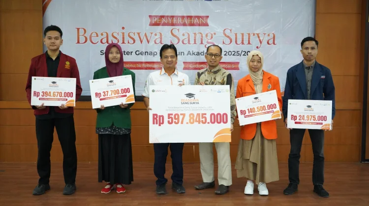 Lazismu UMY Salurkan Beasiswa Sang Surya
