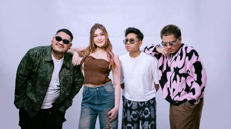 Lirik Lagu Batas Senja “Rumah dan Baju Baru”