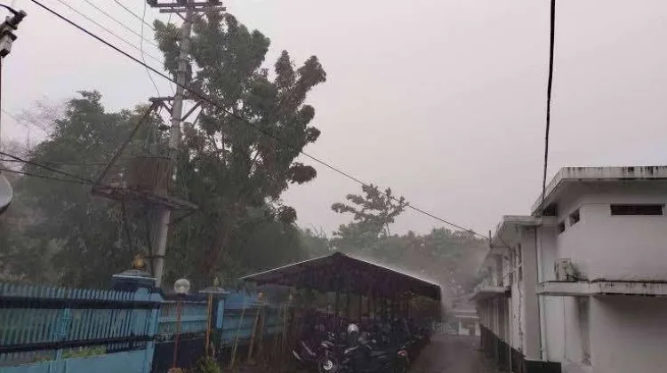 Senantiasa Waspada, Hujan Lebat Berpotensi Membasahi 4 Kabupaten di DIY