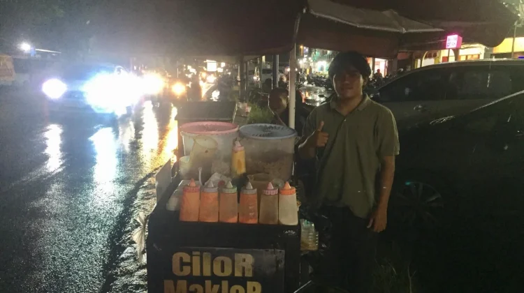 Cilor Maklor Si Geboy Laris Manis