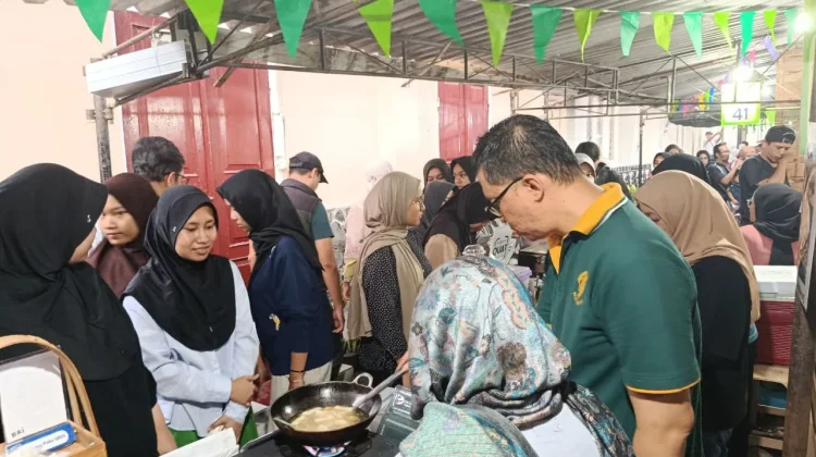 Debut Mpek-Mpek Jambi Ramaikan Ramadan Kauman