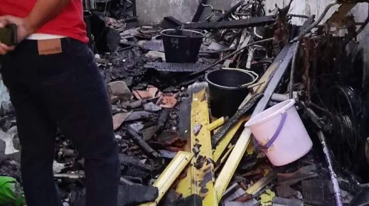Korsleting Listrik Picu Kebakaran Rumah Pedagang Kembang Api di Sleman