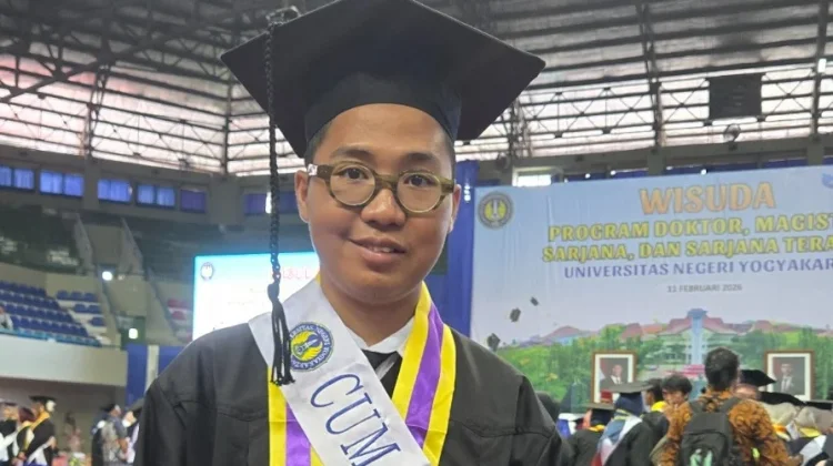 Muis Dela Pondesta, Mahasiswa UNY Penyandang Autisme Peraih Predikat Cumlaude