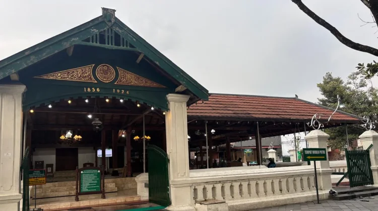 Dapatkan Kekancingan, Takmir Berkomitmen Menjaga Kesucian Masjid Gedhe Mataram