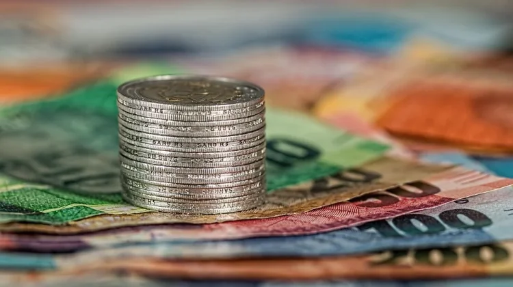 Menabung atau Investasi, Mana yang Lebih Baik?