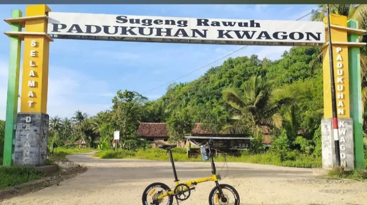 Sentra Genteng Kwagon, Identitas dan Penggerak Ekonomi Warga