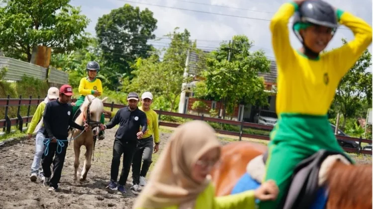 UMY Luncurkan Terapi Berkuda untuk Disabilitas