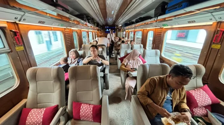 Siapkan Angkutan Lebaran, KAI Wisata Sediakan 30.712 Seat Kereta Premium