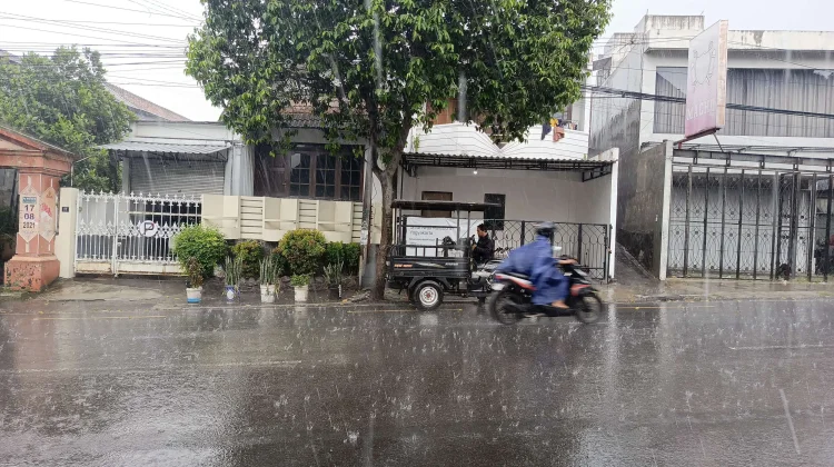 Potensi Hujan Lebat Disertai Petir dan Angin Kencang, BMKG Imbau Warga Waspada