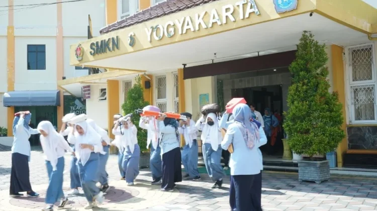 Sekolah Terpapar Bencana Lebih dari 50 Persen