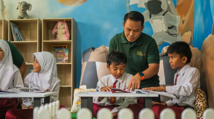 Semarak Ramadan, MORAZEN Yogyakarta Hadirkan Sudut Baca di SDN Temon