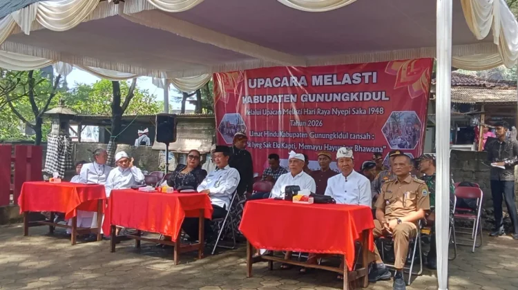 Umat Hindu DIY Gelar Melasti Perdana di Pura Segoro Wukir Pantai Ngobaran