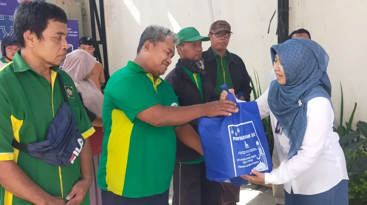 Bank Kulon Progo Salurkan ZIS Kepada Masyarakat yang Membutuhkan