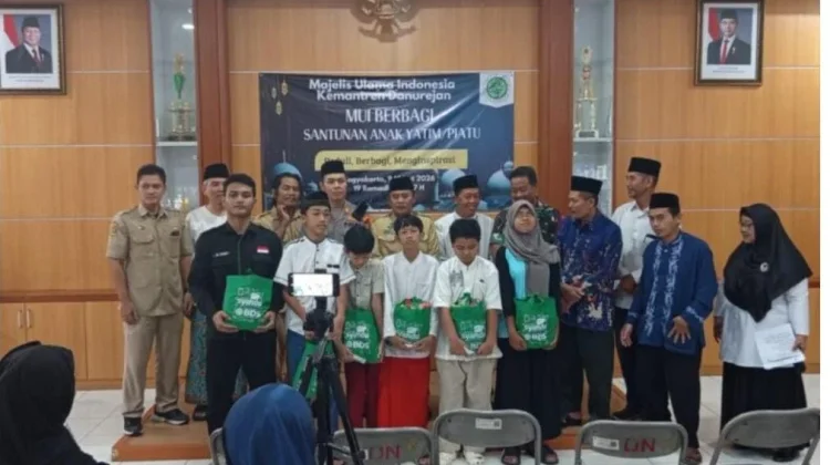 MUI Danurejan Berbagi Sembako dan Santuni Anak Yatim