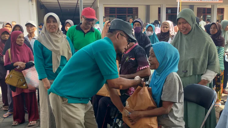Peduli pada Masyarakat, Bank Kulon Progo Gelar Bakti Sosial di Kalurahan Sidomulyo